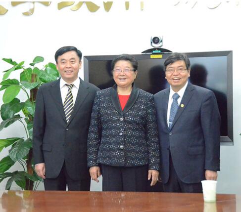 诚成资本董事长曹清伟先生受邀参加2016中国国际教育年会第四届国际老年教育论坛