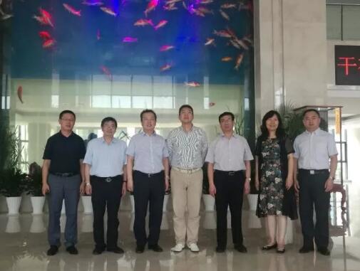 诚成资本汇同上海华鑫股份就联合山东水发集团发起设立山东省新旧动能转换乡村振兴暨现代高效农业产业母基金工作，进行细节交流
